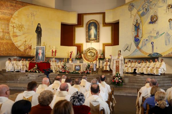 ODPUST ZUPEŁNY NA CZAS UROCZYSTEGO NAWIEDZENIA OBRAZU JEZUSA MIŁOSIERNEGO W DIECEZJI SANDOMIERSKIEJ